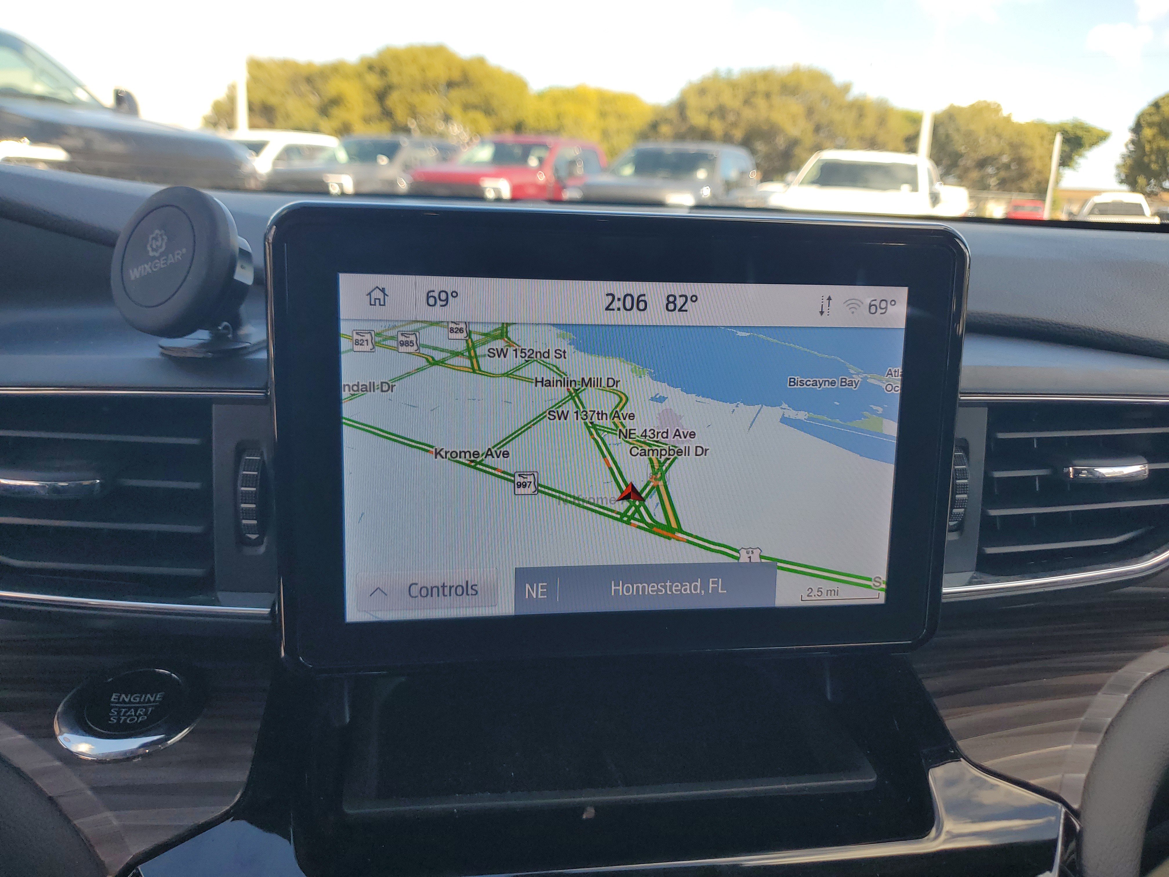 Used 2023 Ford Explorer Limited image 8