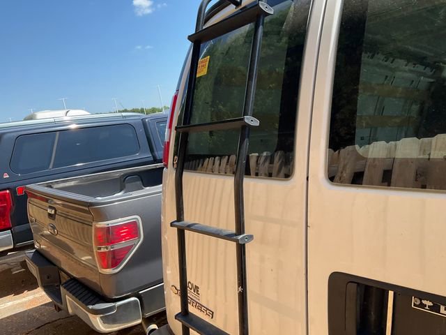 Used 2022 Chevrolet Express 2500 w/ Driver Convenience Package RWD image 6