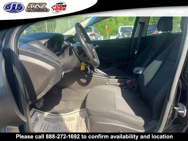 Used 2016 Ford Focus SE w/ SE Sport Package FWD image 11