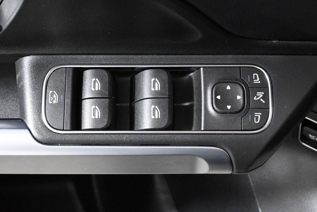 Certified 2026 Mercedes-Benz GLB 250 4MATIC image 28