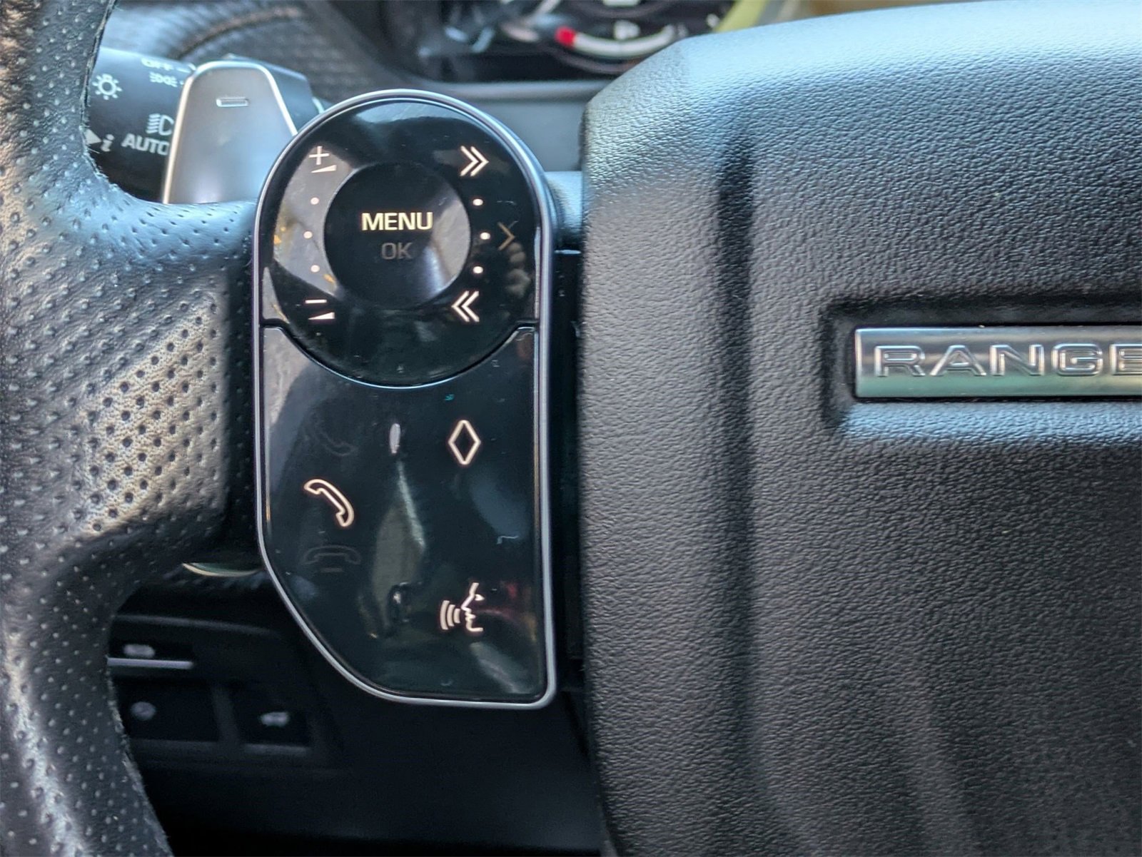 Used 2020 Land Rover Range Rover Velar R-Dynamic S image 10