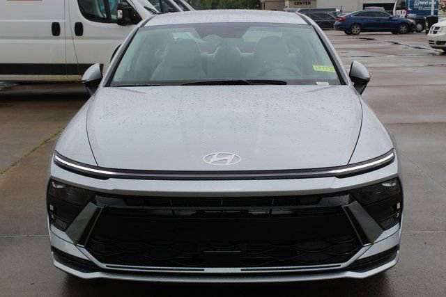 Certified 2025 Hyundai Sonata SE image 6