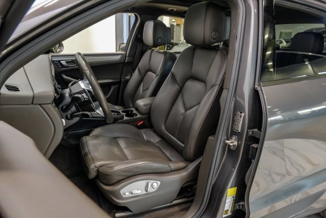 Used 2018 Porsche Macan Sport Edition AWD/4WD image 53