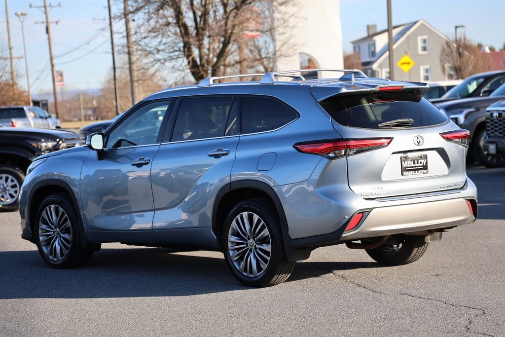 Used 2021 Toyota Highlander Platinum image 2