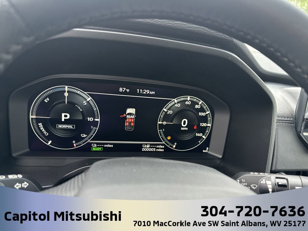 New 2025 Mitsubishi Outlander SE image 21