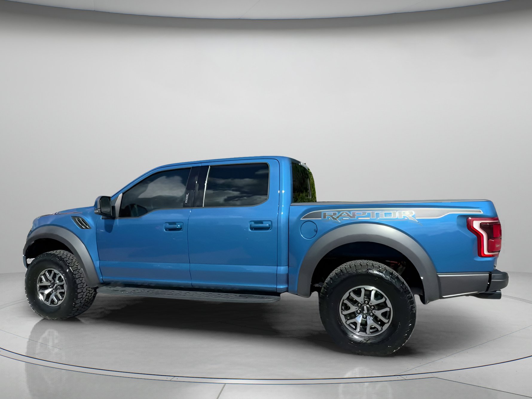 Certified 2020 Ford F150 Raptor w/ Equipment Group 802A Luxury image 17