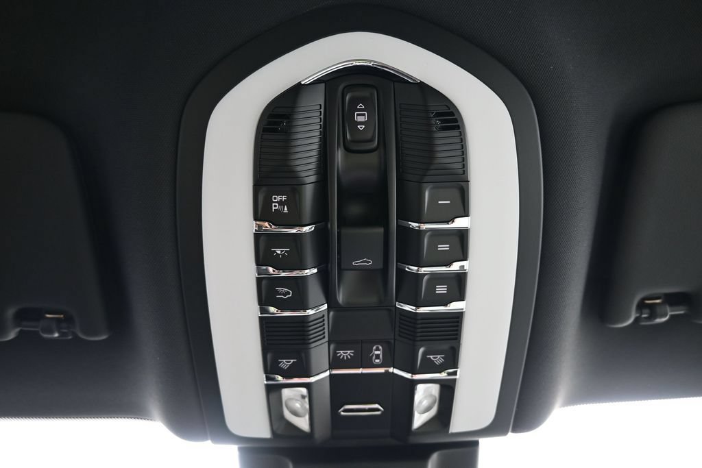 New 2026 Porsche Macan AWD/4WD image 27