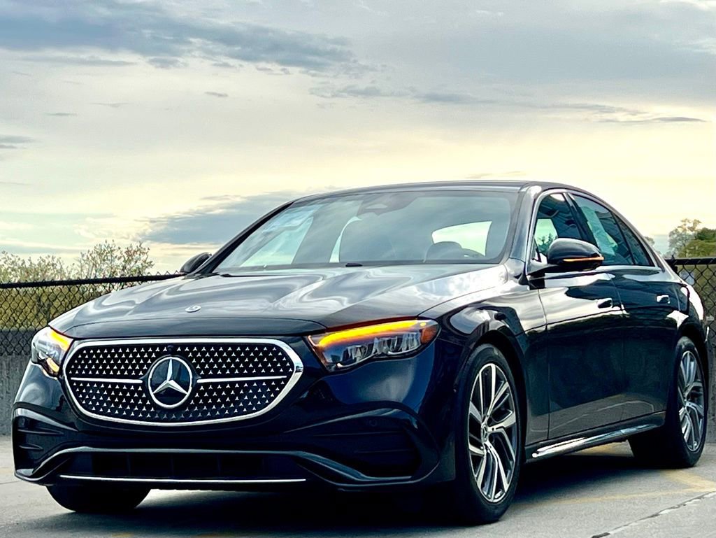 Certified 2025 Mercedes-Benz E 350 4MATIC Sedan image 4