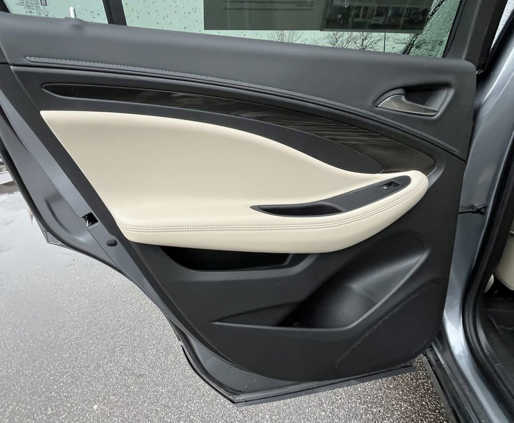 Used 2020 Buick Envision Preferred image 16