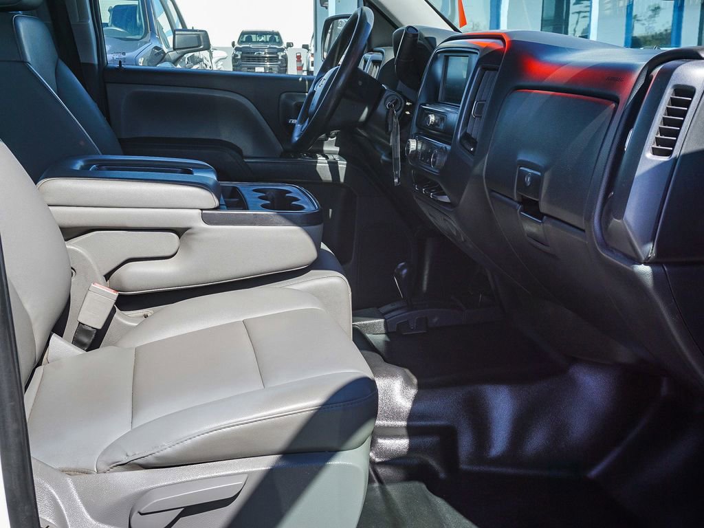 Used 2018 Chevrolet Silverado 1500 W/T w/ Trailering Package image 12