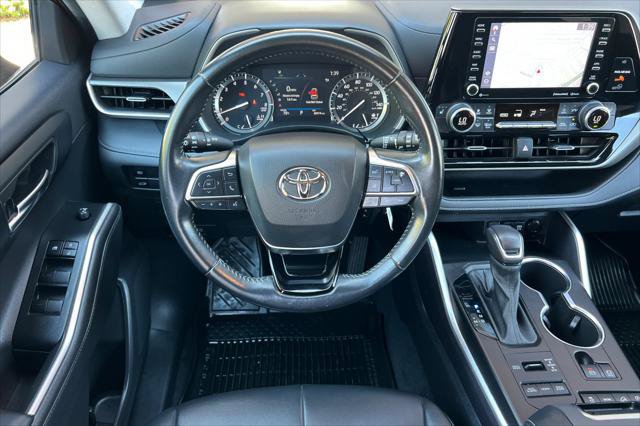 Certified 2021 Toyota Highlander XLE AWD/4WD image 15