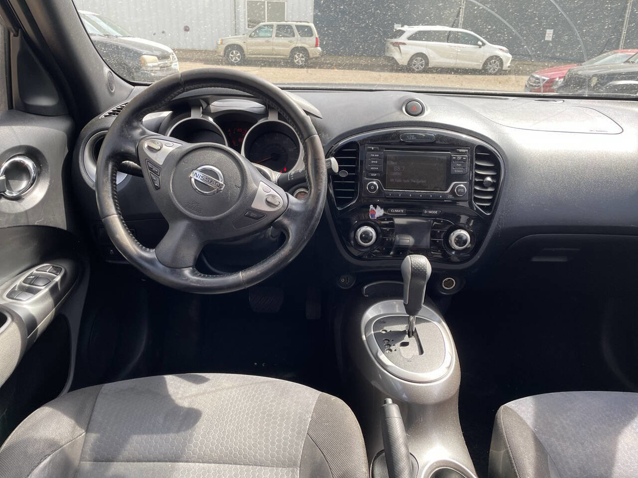Used 2015 Nissan Juke SV image 16