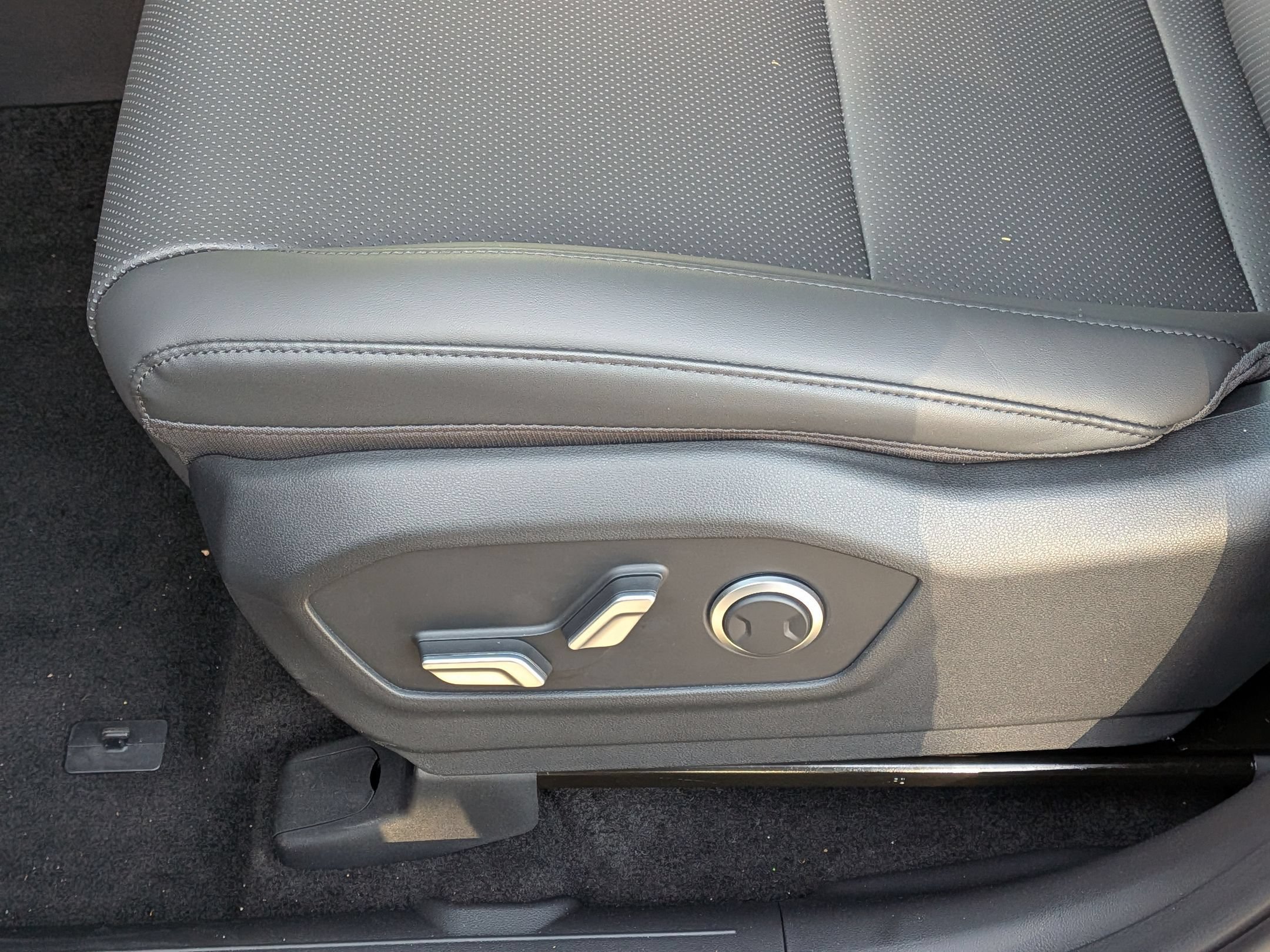 New 2026 Hyundai Santa Fe SEL FWD image 18