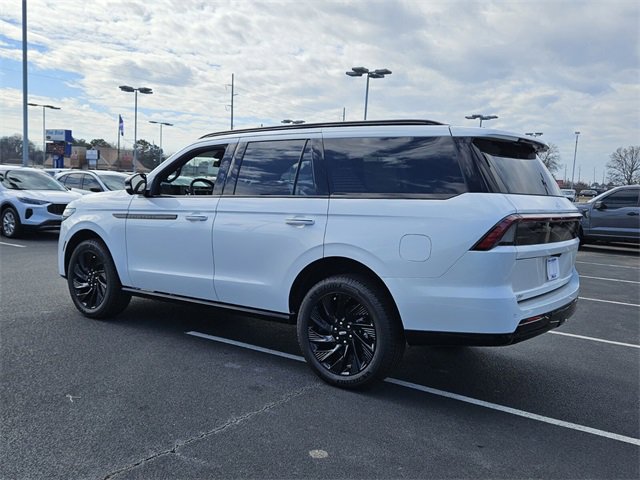New 2025 Lincoln Navigator Reserve w/ Jet Appearance Package image 5