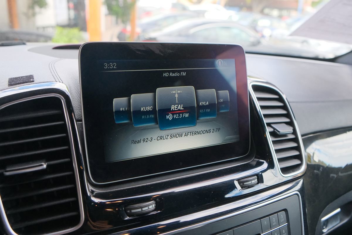 Used 2017 Mercedes-Benz GLS 450 4MATIC w/ Premium Package image 22