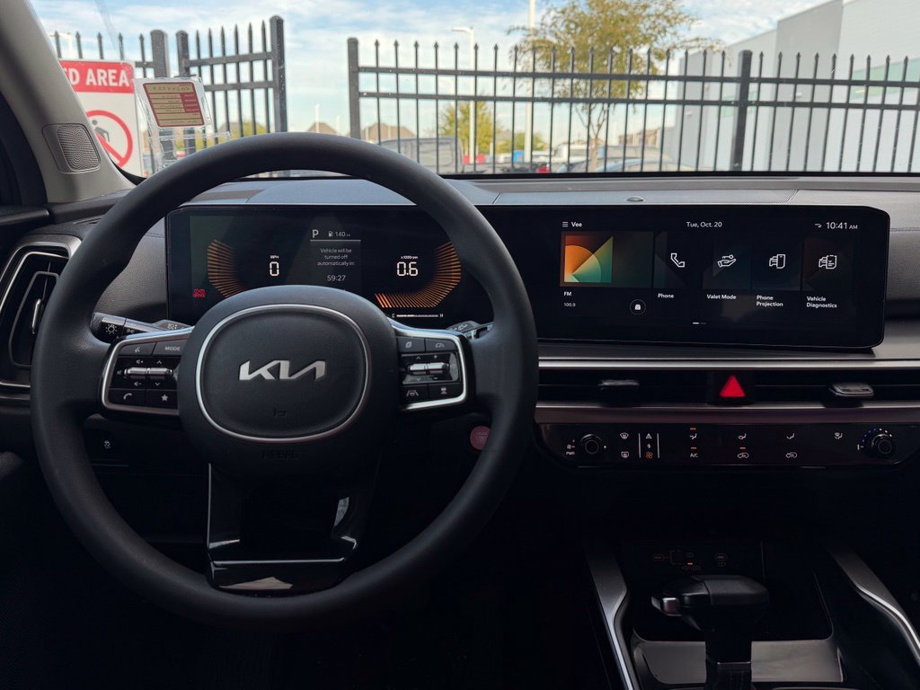 Used 2024 Kia Sorento LX FWD image 5