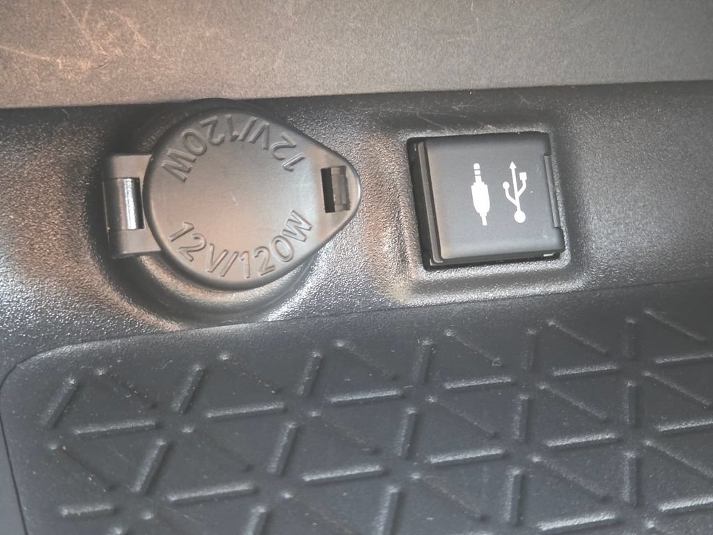 Used 2019 Toyota RAV4 XSE w/ Carpet Mat Package AWD/4WD image 15