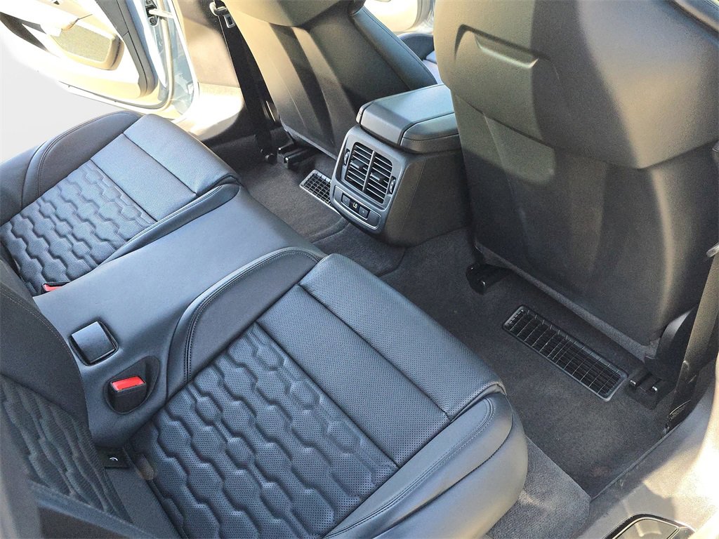 Used 2024 Audi e-tron GT Premium Plus image 13