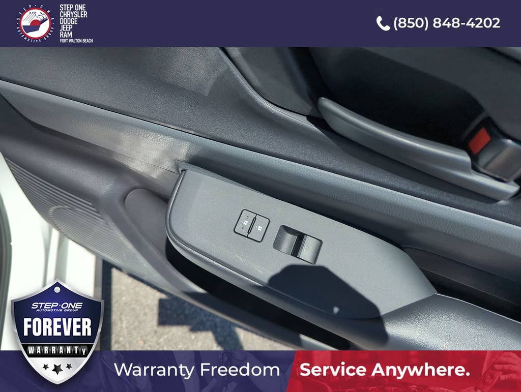 Used 2025 Toyota Prius LE FWD image 31
