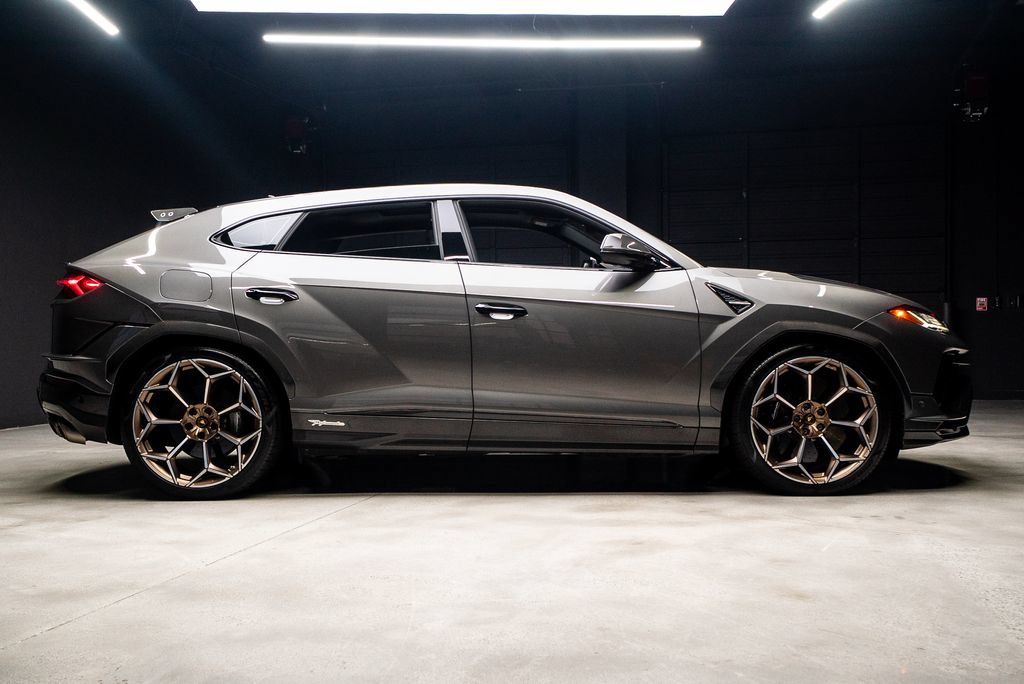Used 2023 Lamborghini Urus Performante AWD/4WD image 12