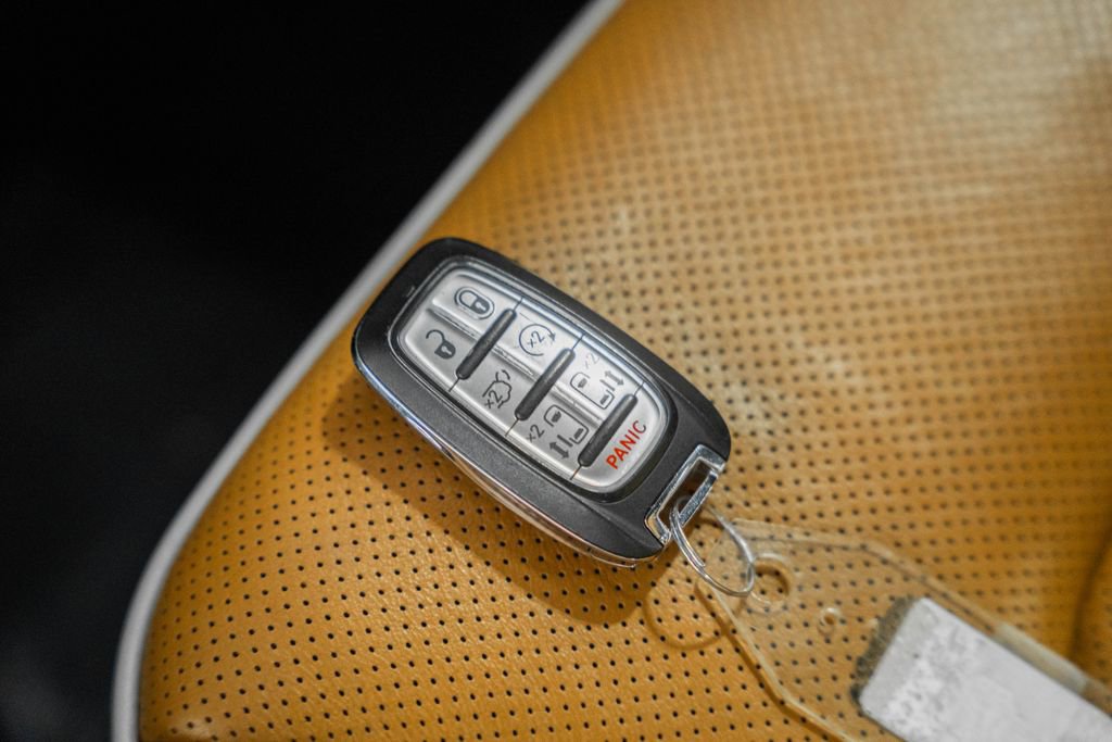 Used 2022 Chrysler Pacifica Pinnacle FWD image 53