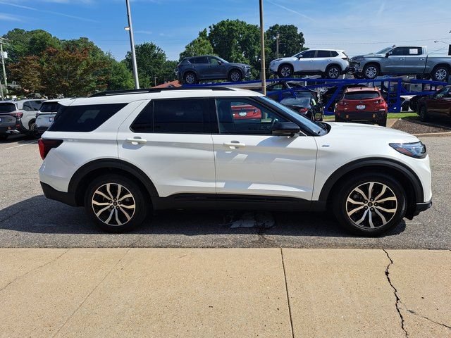 Used 2025 Ford Explorer ST-Line w/ Premium Package RWD image 7