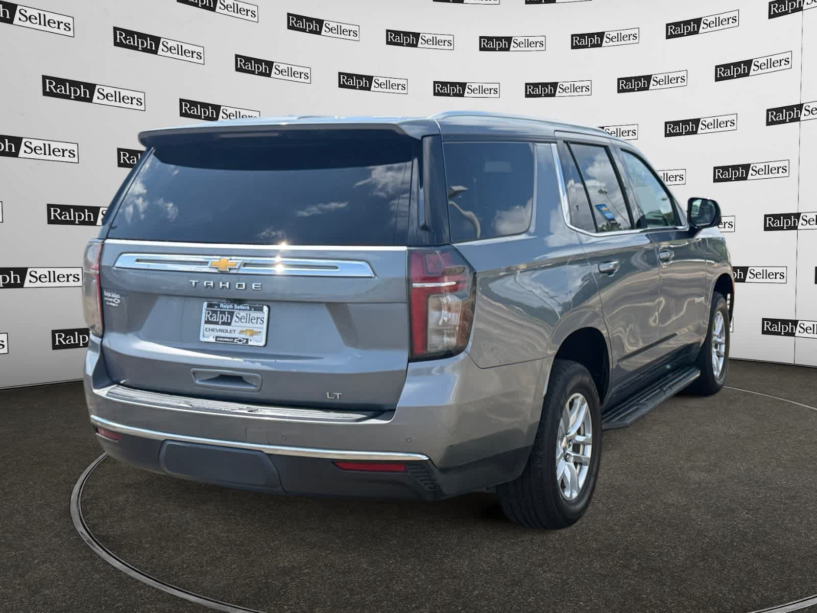 Used 2021 Chevrolet Tahoe LT w/ Luxury Package RWD image 6