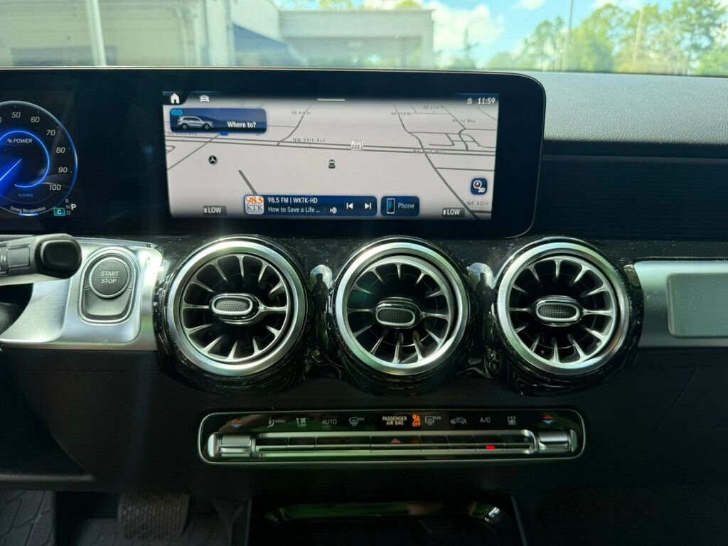 Used 2025 Mercedes-Benz EQB 300 4MATIC image 6