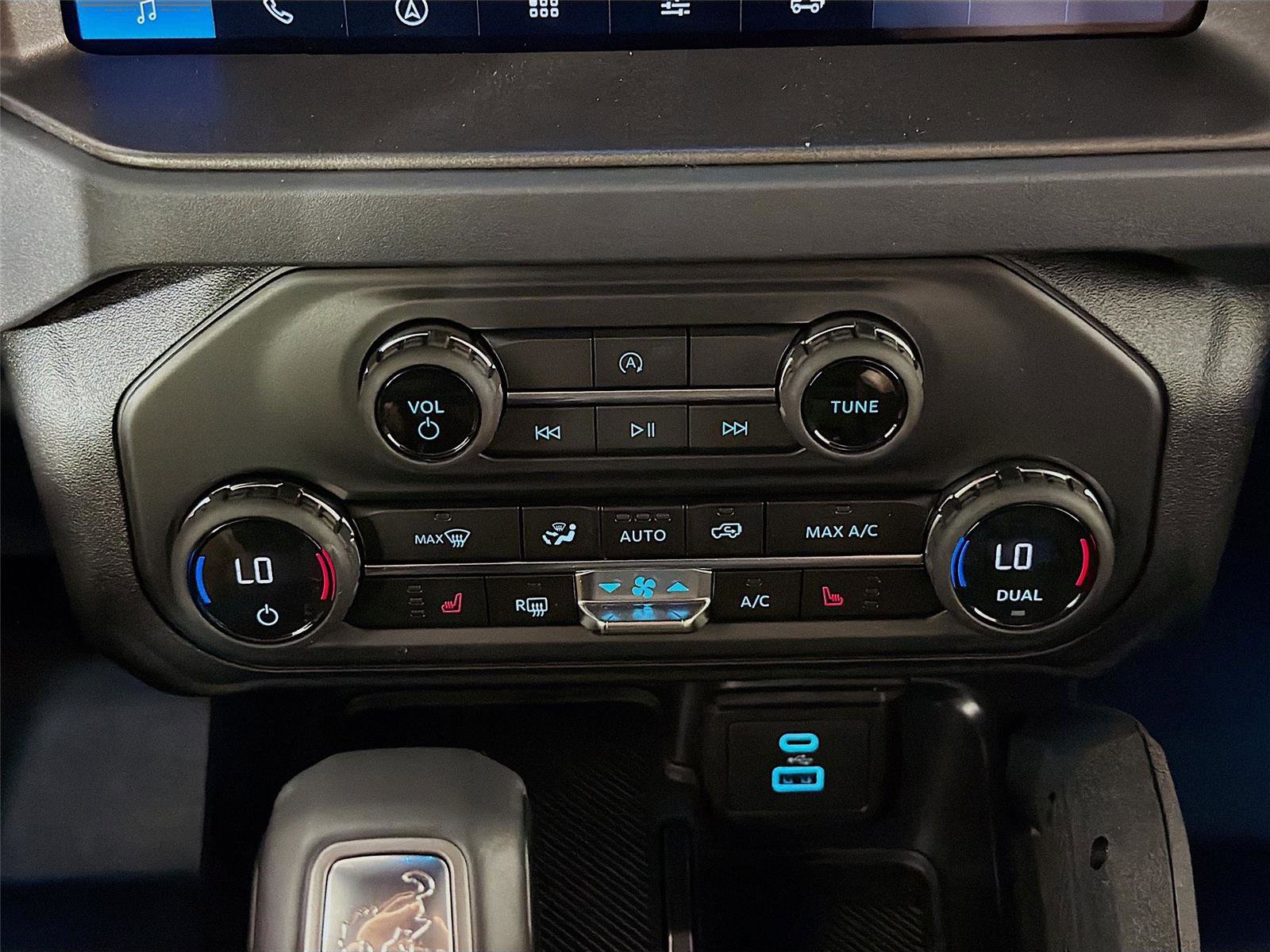 New 2025 Ford Bronco Big Bend w/ Black Diamond Package image 17