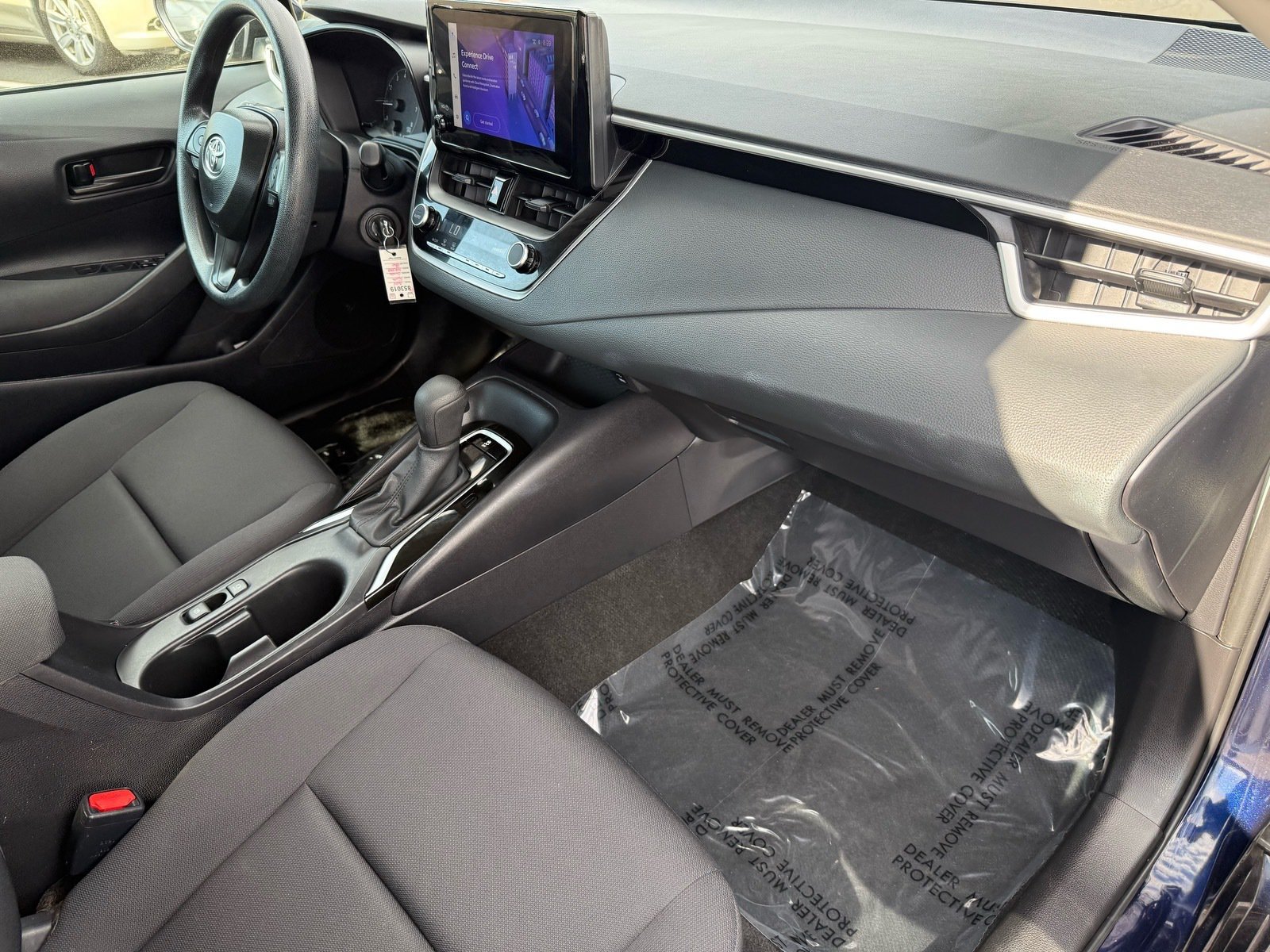 Used 2025 Toyota Corolla LE FWD image 29