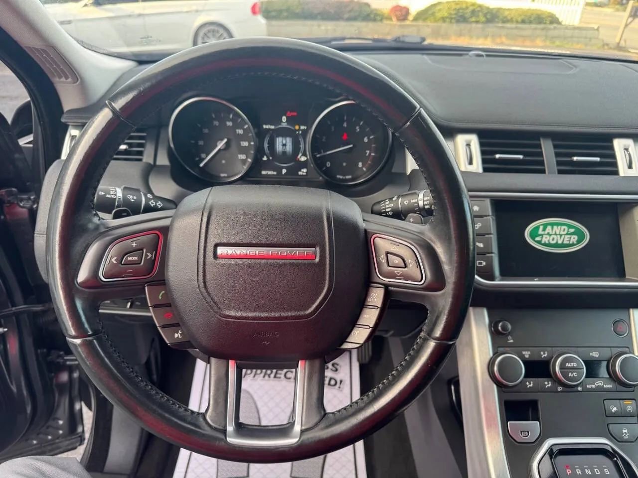 Used 2017 Land Rover Range Rover Evoque SE image 17