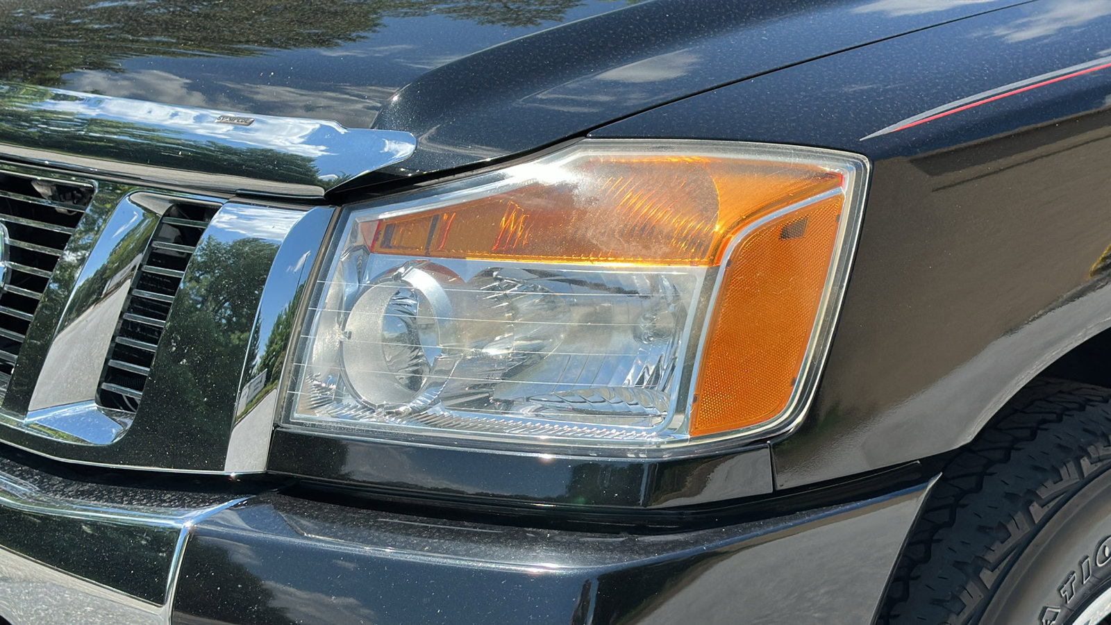 Used 2014 Nissan Titan SV image 4