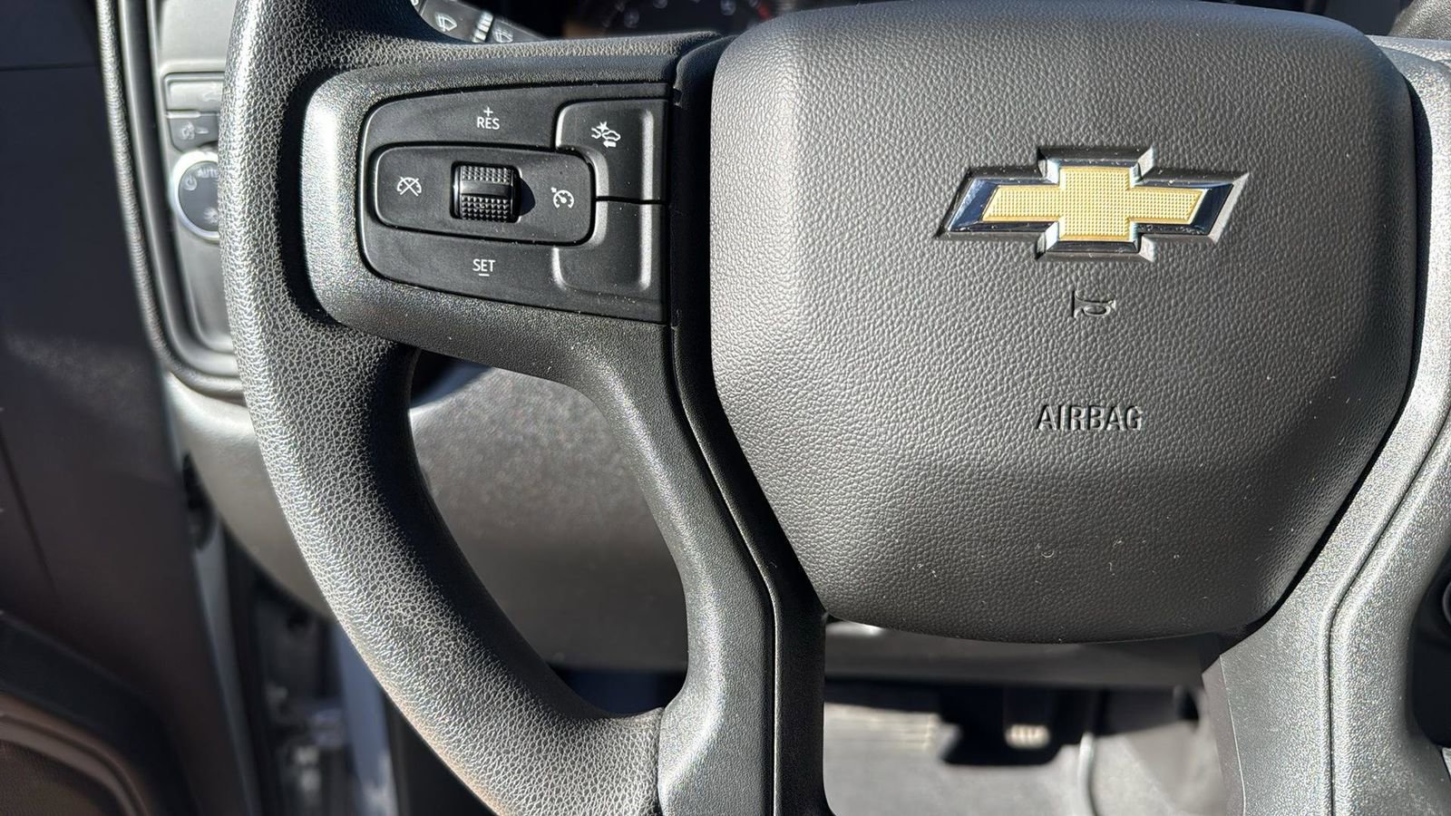 Used 2025 Chevrolet Silverado 1500 Custom image 17