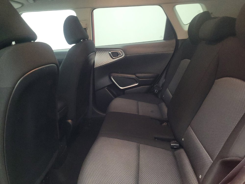 Used 2025 Kia Soul S FWD image 18