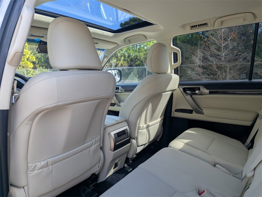 Used 2020 Lexus GX 460 Premium w/ Premium Package image 25