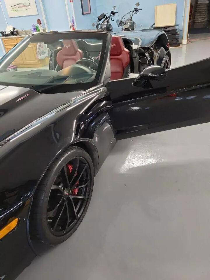 Used 2013 Chevrolet Corvette 427 w/ 1SB Preferred Equipment Group image 10