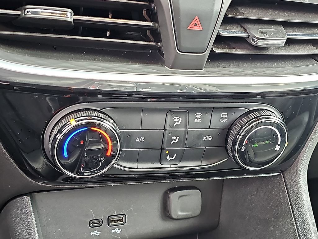 Used 2024 Buick Encore GX Sport Touring image 16