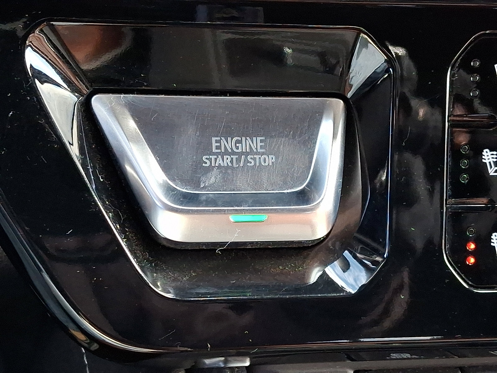 Certified 2025 GMC Sierra 2500 Denali Ultimate image 28