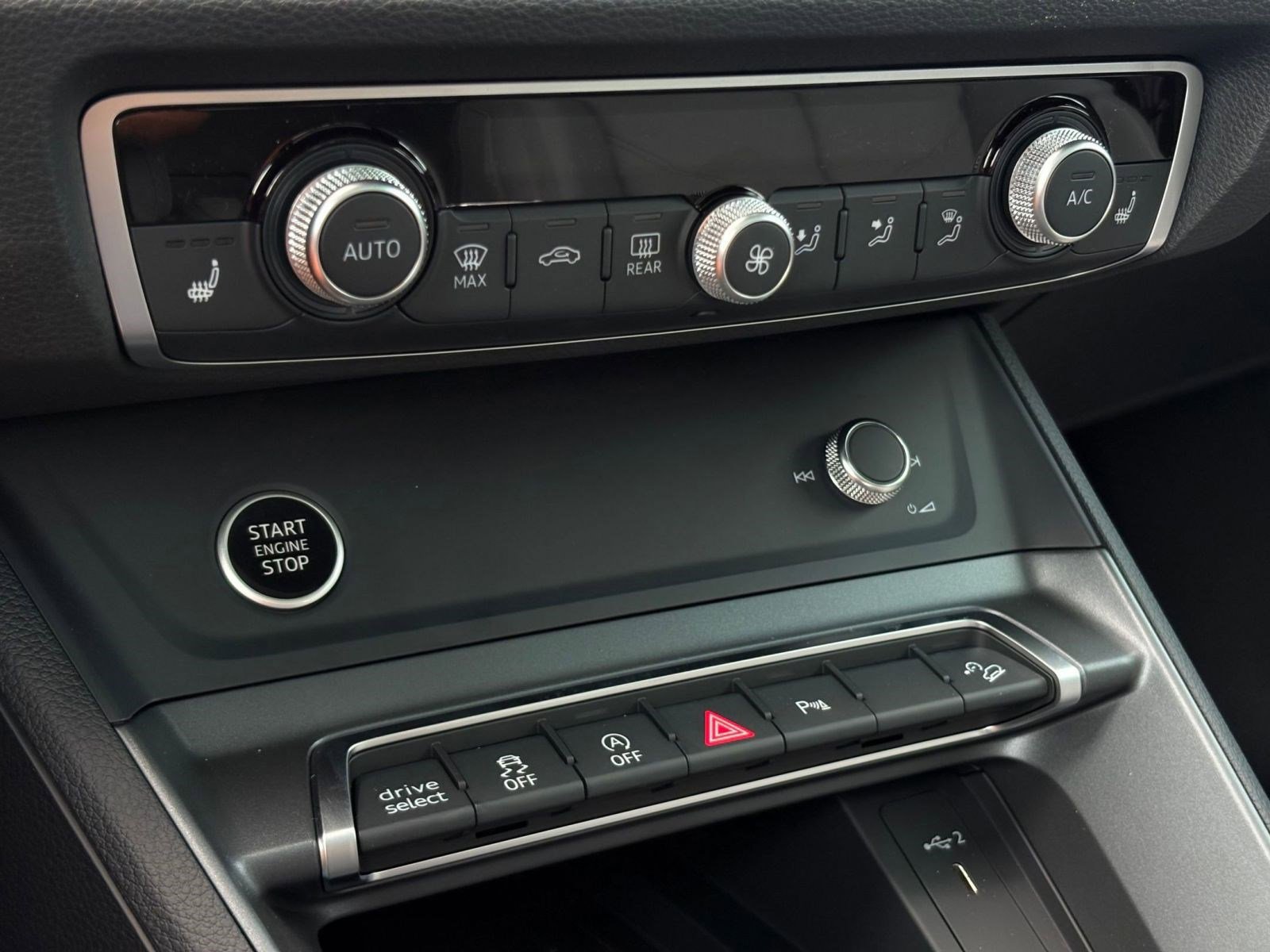 New 2025 Audi Q3 2.0T Premium image 20