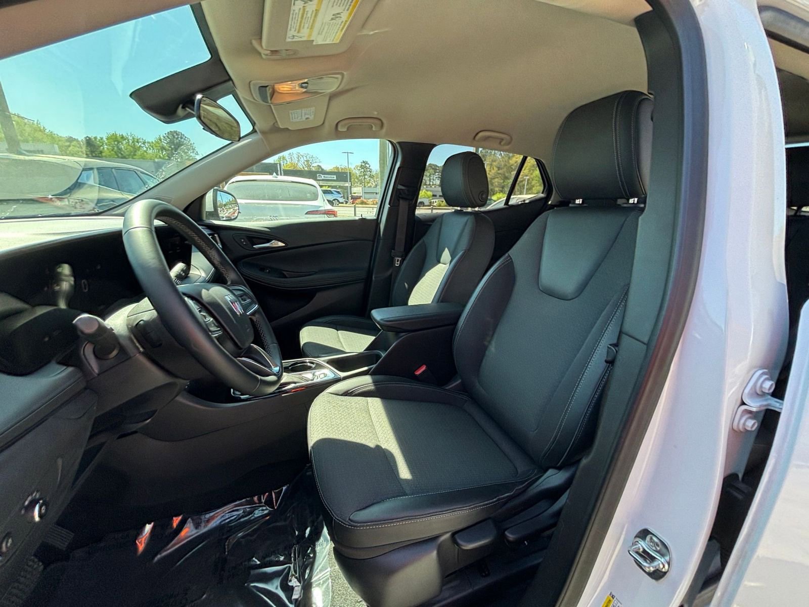 Used 2025 Buick Encore GX Preferred image 37