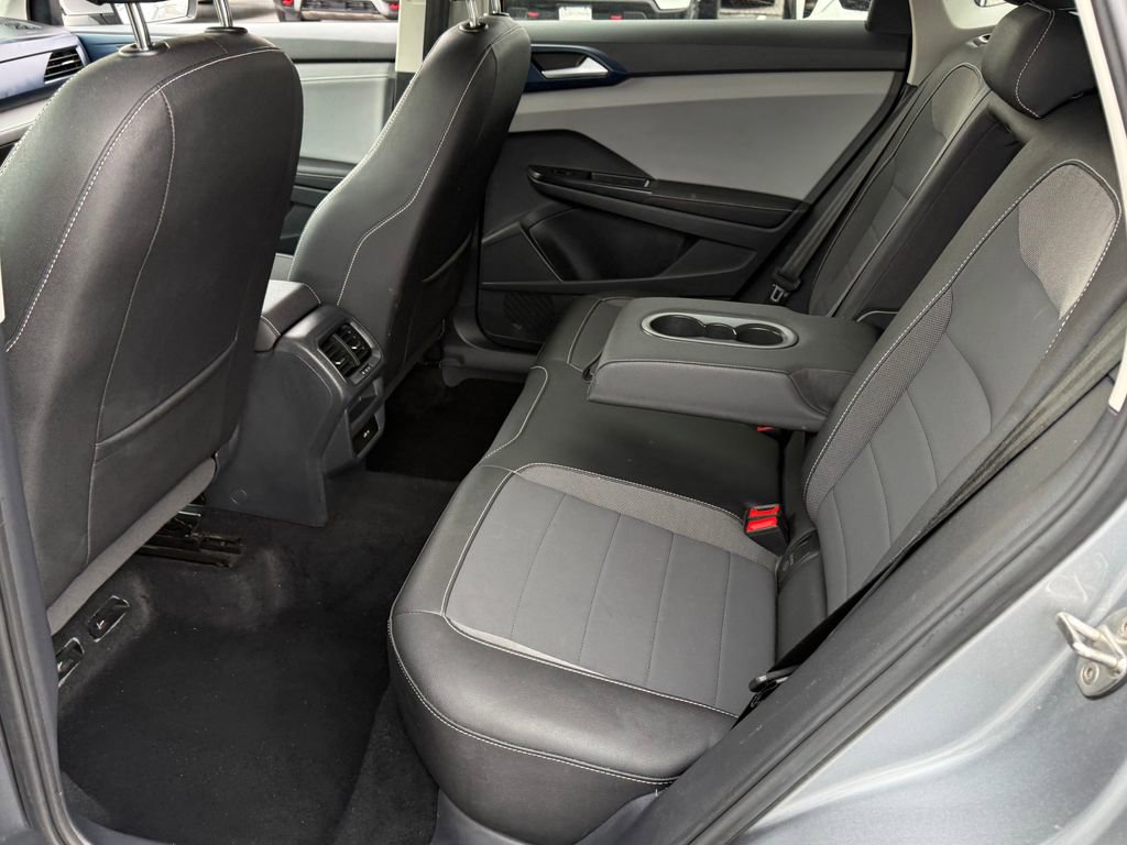 Used 2024 Volkswagen Taos SE image 15