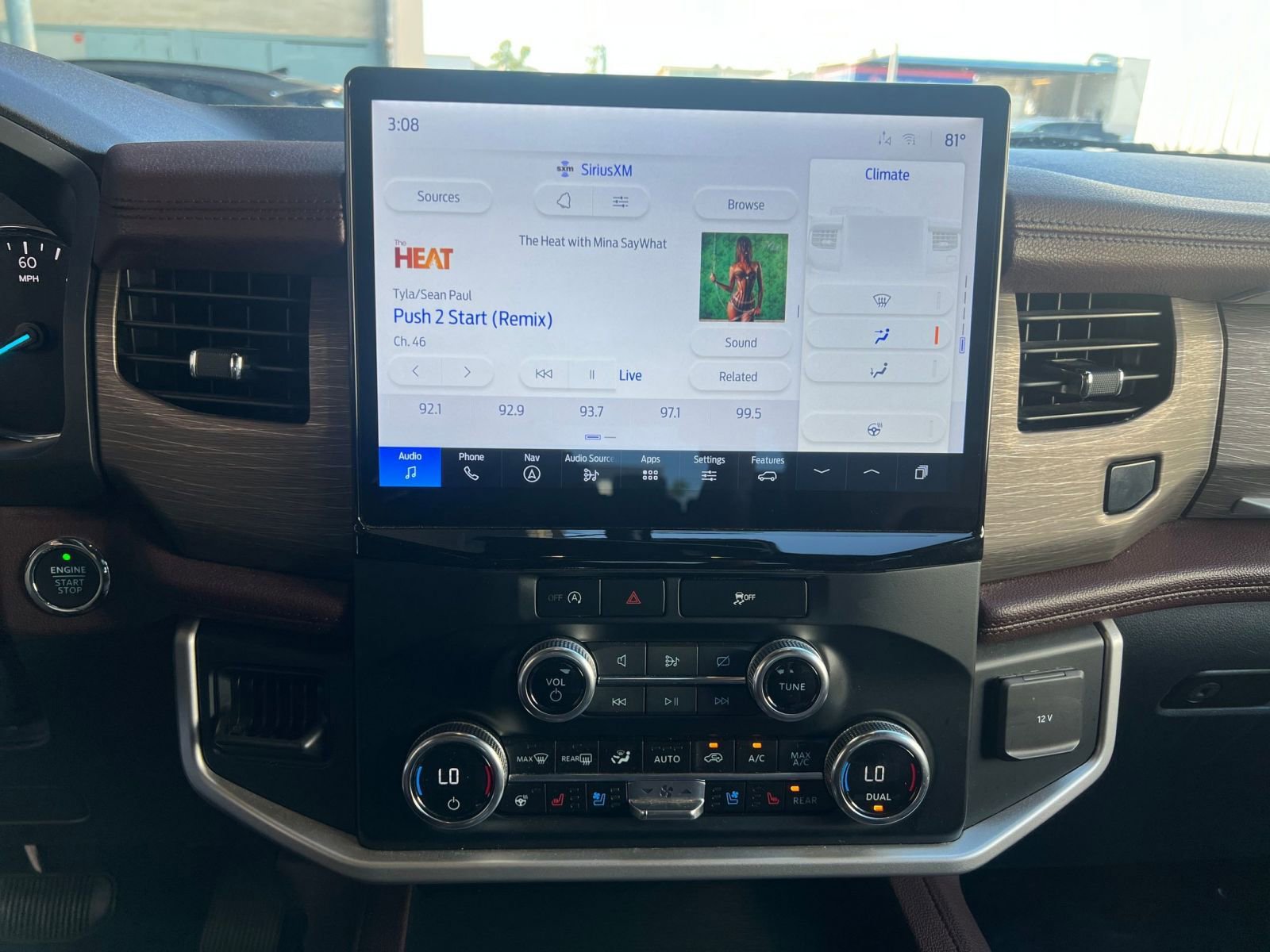 Used 2024 Ford Expedition Limited image 21