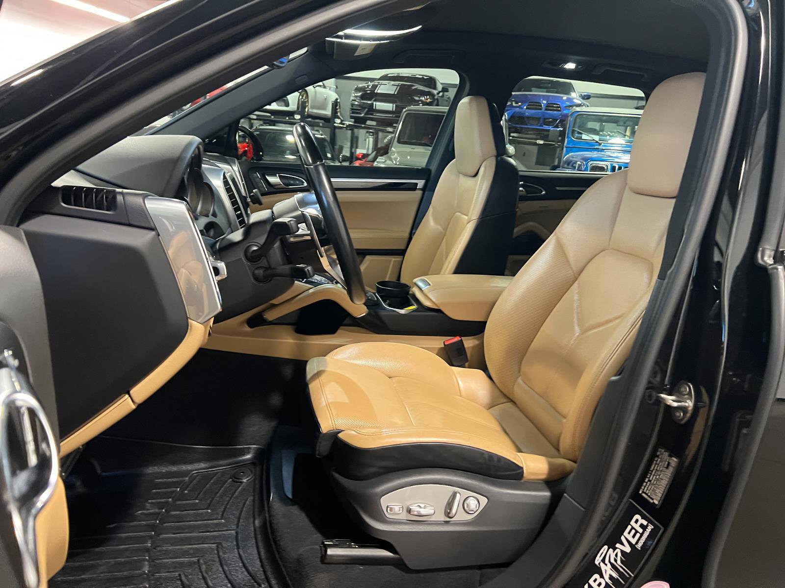 Used 2016 Porsche Cayenne S AWD/4WD image 9