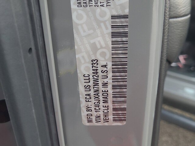 Used 2022 Jeep Wrangler Sport image 31