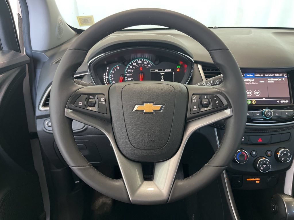 Used 2022 Chevrolet Trax LT w/ LT Convenience Package AWD/4WD image 5