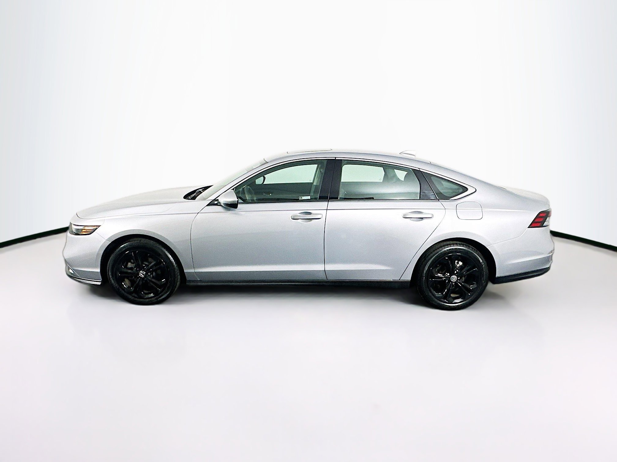 Used 2024 Honda Accord EX image 4