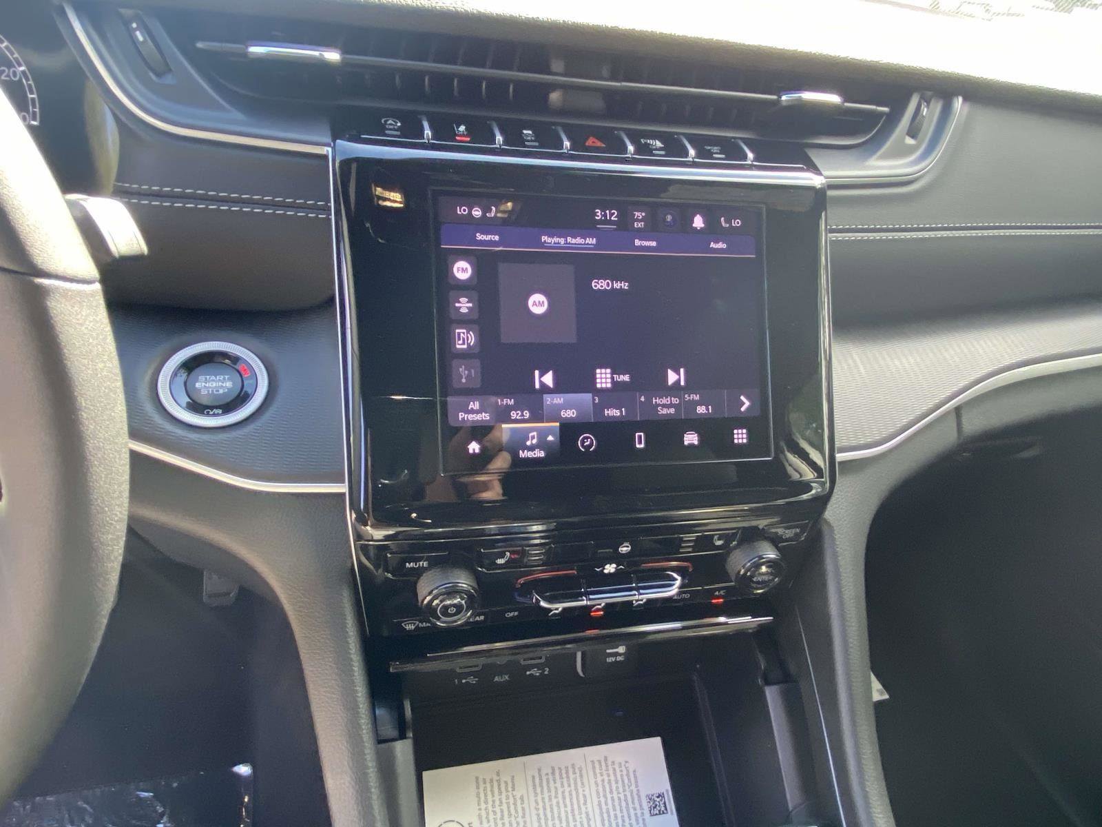 New 2025 Jeep Grand Cherokee L Altitude image 6