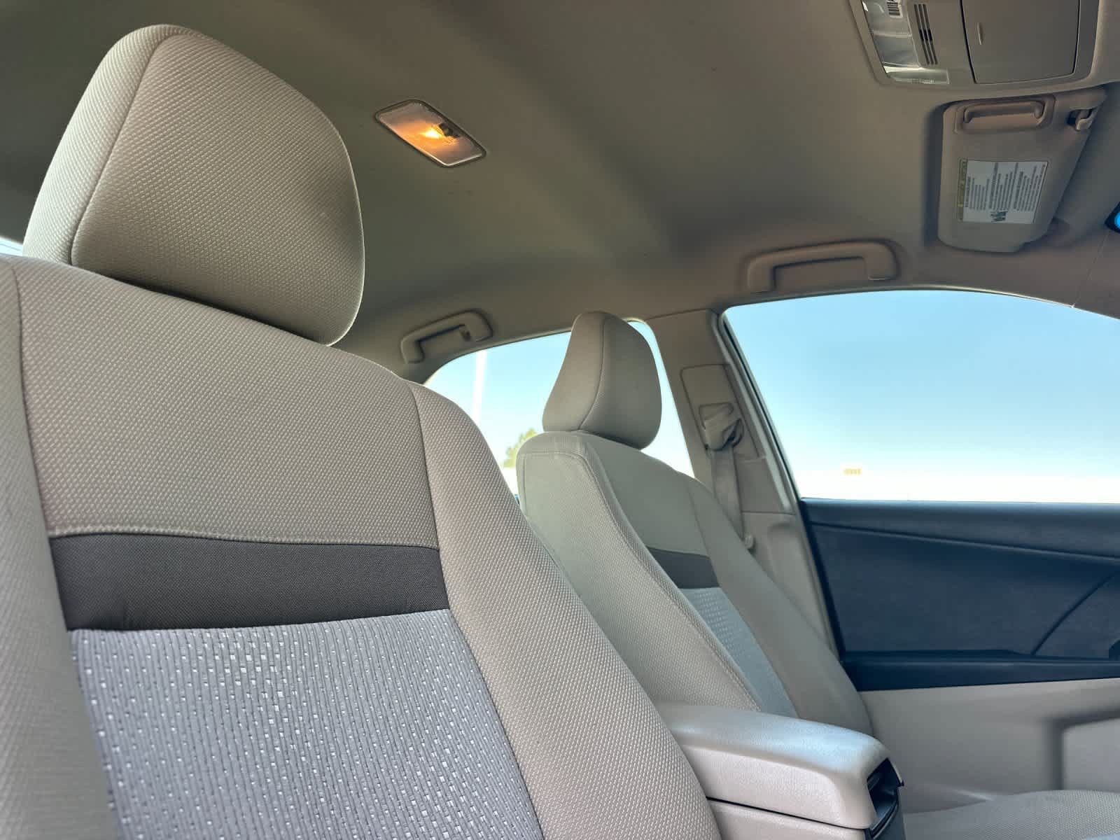 Used 2012 Toyota Camry LE FWD image 17