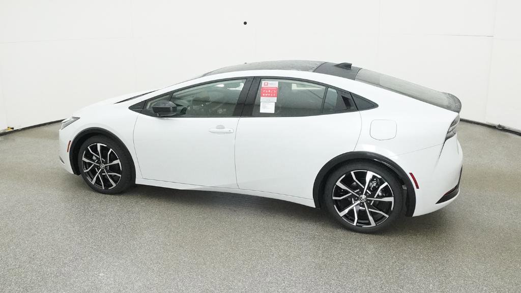 New 2026 Toyota Prius Plug-In Hybrid FWD image 11
