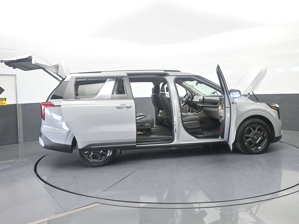 Used 2025 Kia Carnival EX FWD image 77